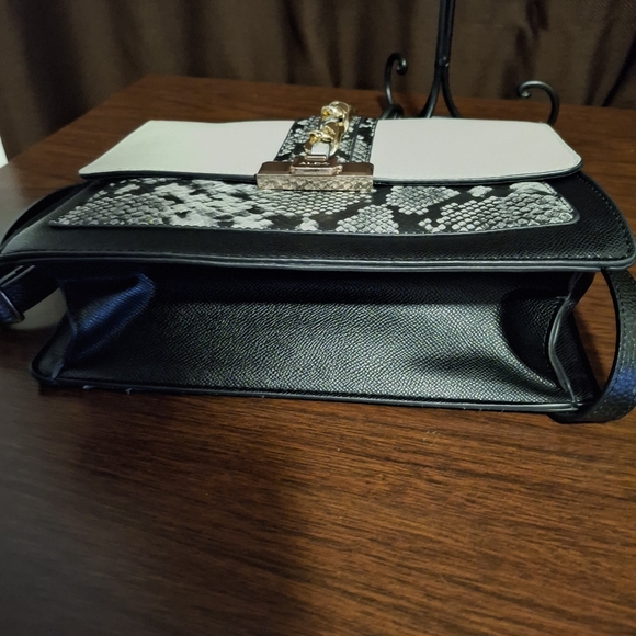 Aldo "Cailla" Snakeskin Print Satchel/Crossbody Bag - Picture 4 of 10
